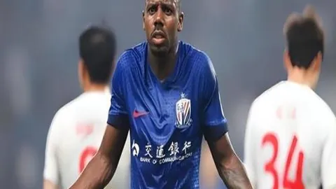 莱斯特险胜水晶宫，西哈姆轻松被逆转